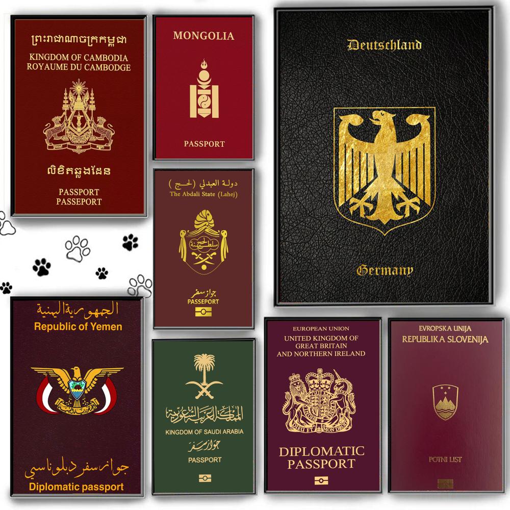 Tiefrotes Reisepass-Poster mit – Home Office Passport Bewertung und Preis